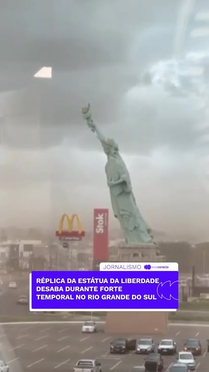 📰 REDAÇÃO CONECTA 📰

A réplica da Estátua da Liberdade, com 24 metros de altura, que ficava na loja Havan de Guaíba (Região Metropolitana de Porto Alegre), caiu na última segunda-feira (15) devido às fortes rajadas de vento. 🗽

A Defesa Civil havia emitido alerta vermelho para temporal na região, com ventos de até 90 km/h.

✅ A Havan confirmou que, felizmente, não houve feridos, pois o estacionamento estava praticamente vazio no momento do acidente. A área foi isolada e a empresa deve iniciar a retirada da estrutura nas próximas horas.

A loja informou que fará uma vistoria técnica para apurar as causas do incidente e que a estrutura, instalada desde 2020, possuía Anotação de Responsabilidade Técnica (ART).

📲 Confira o vídeo para saber mais informações e siga a FM Conecta para se manter por dentro do mundo das notícias!

#conectafm #redaçãoconecta #noticia #havan #estatuadaliberdade